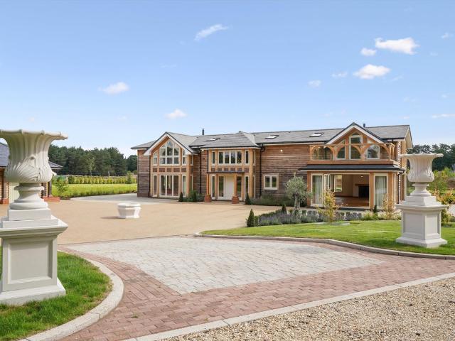 House for rent in Fole, Surrey