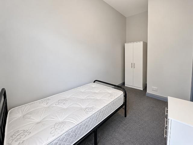 Room for rent in Thornes, Wakefield