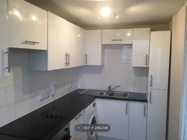 Apartment for rent in Carshalton Beeches, Greater London