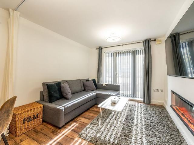 Apartment for rent in Maryland, Greater London
