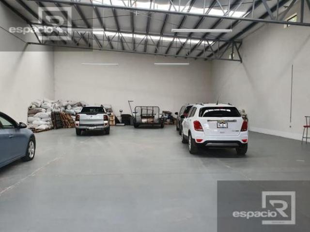 GRANJA EN VENTA EN COLONIA AEROPUERTO CON ALBERCA Y BODEGA