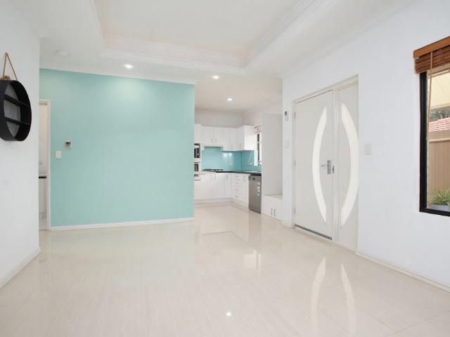 Granny Flat for rent in Kardinya, Western Australia