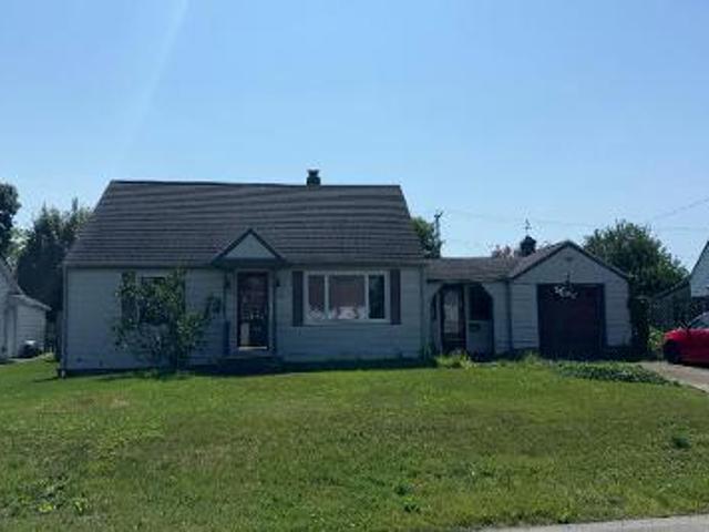 House for sale in Erie
