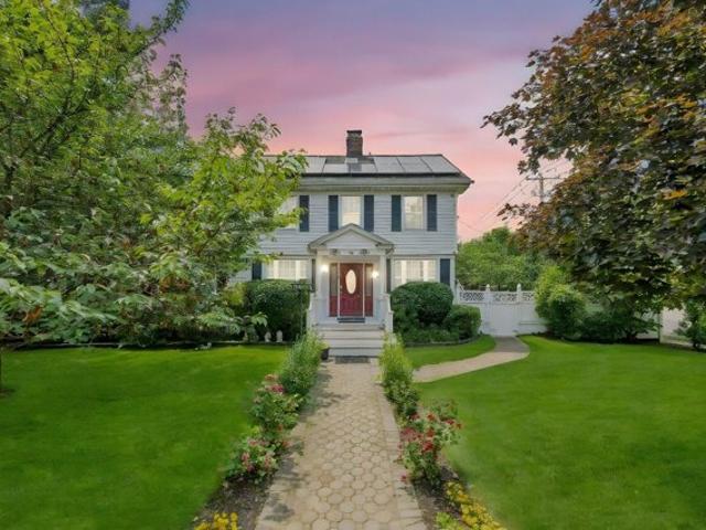 House for sale in Albertson