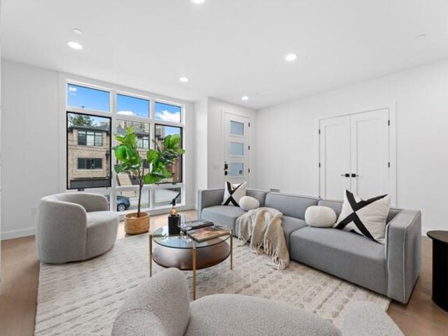 House for sale in Cliffside Park, New Jersey