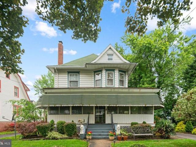 House for sale in Collingswood