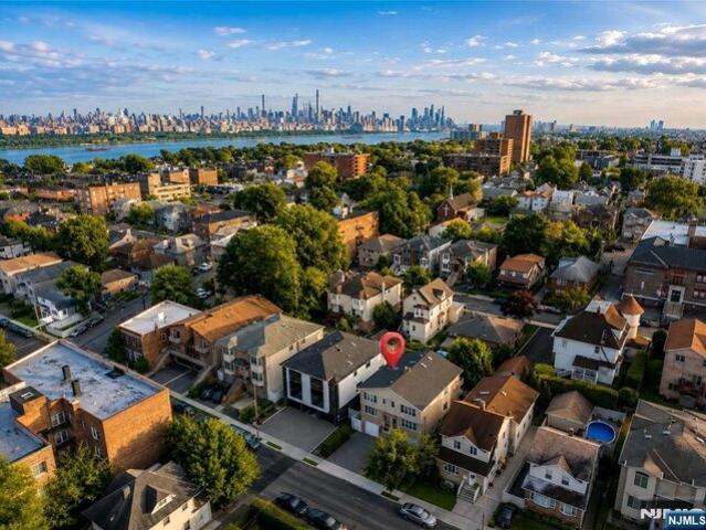House for sale in Cliffside Park, New Jersey