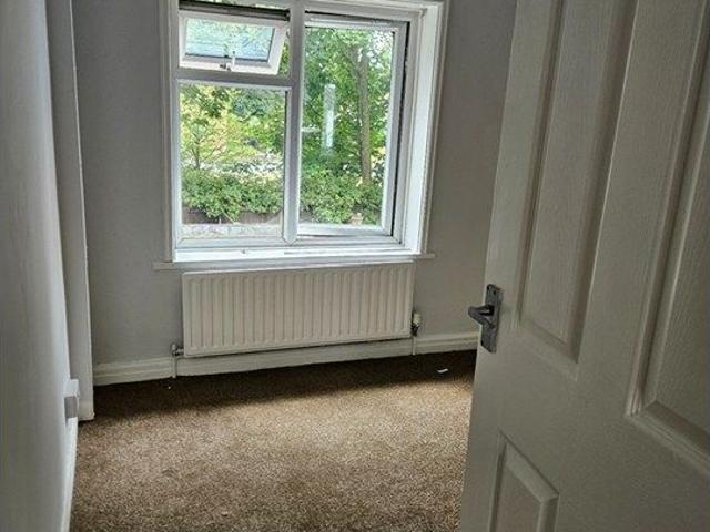 House for rent in Calderstones