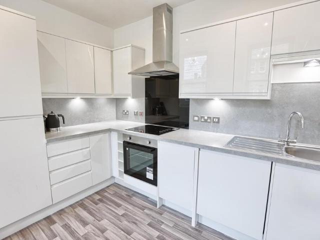 Apartment for rent in London Borough of Croydon, Addiscombe