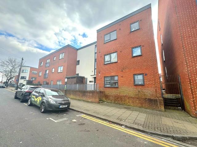 Apartment for rent in Wealdstone, Greater London