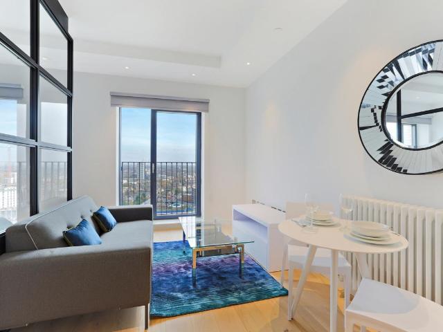 Studio for rent in London City Island, Blackwall