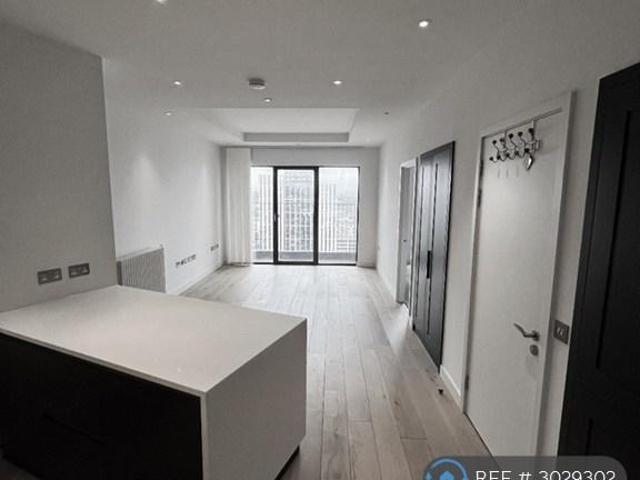 Apartment for rent in London City Island, Blackwall