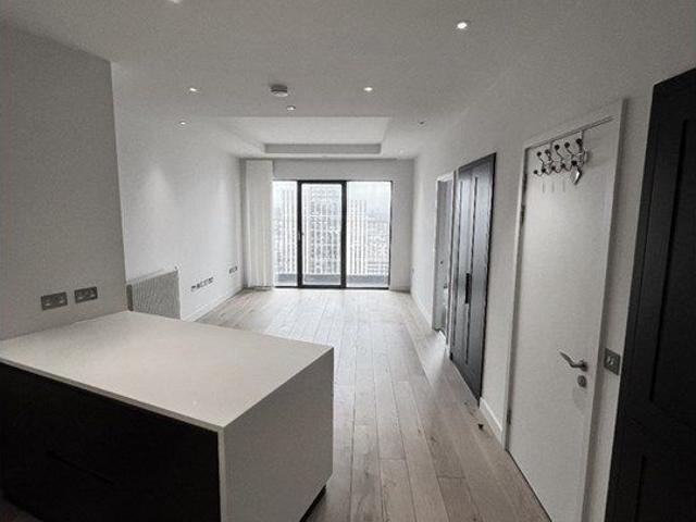House for rent in London City Island, Greater London