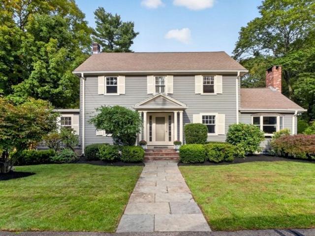 House for sale in Wellesley Hills, Wellesley