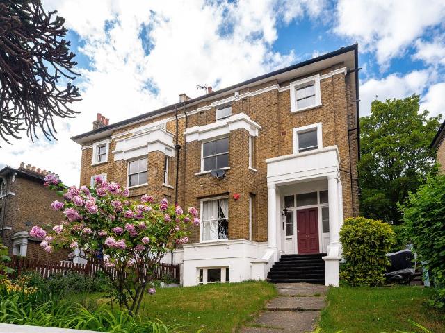 Apartment for rent in London Borough of Lewisham, Blackheath
