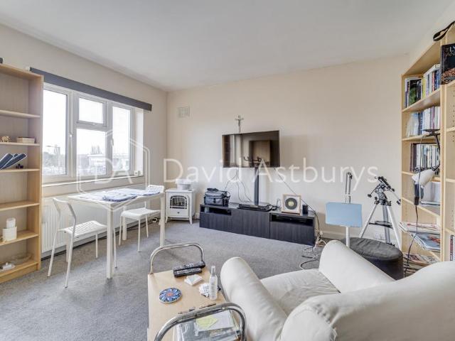 Apartment for rent in Fallow Corner, Greater London