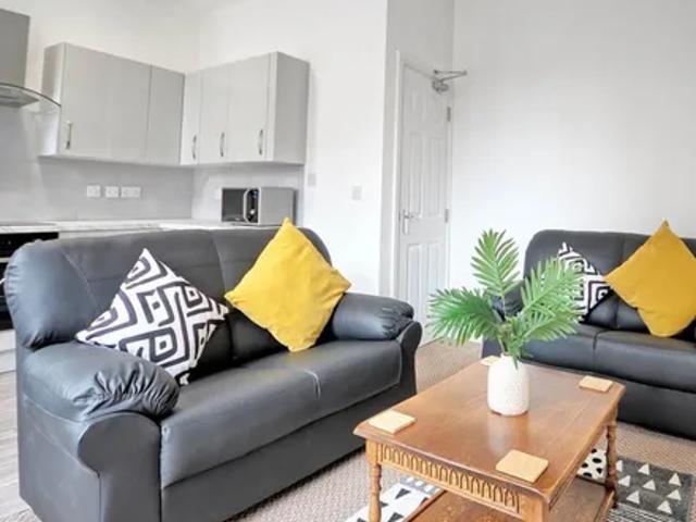 House for rent in Calderstones