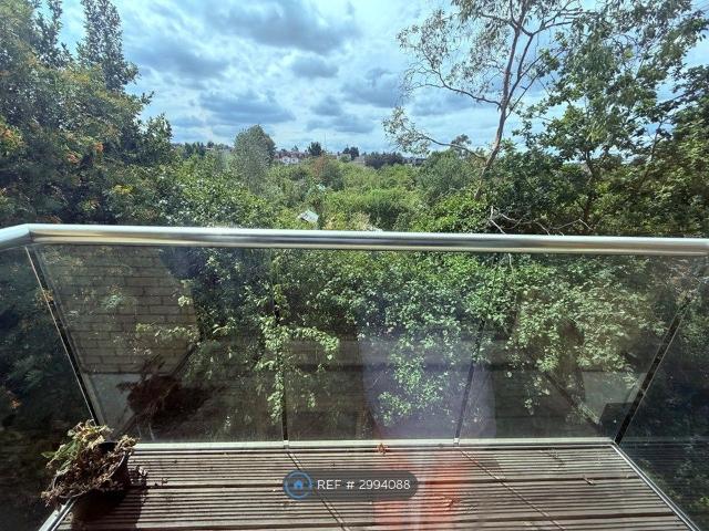 Apartment for rent in Golders Green, Greater London