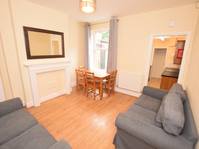 Room for rent in Elmfield, Leicestershire