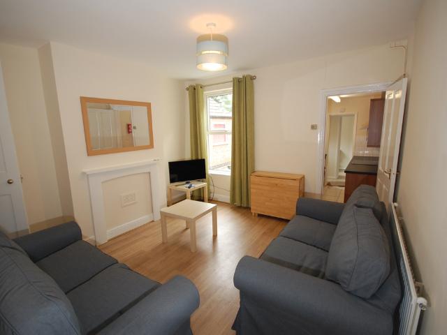 Room for rent in Elmfield, Leicestershire