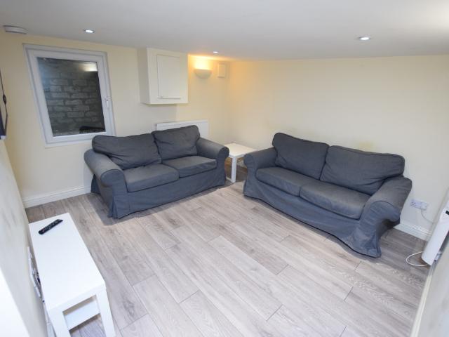 Room for rent in Elmfield, Leicestershire