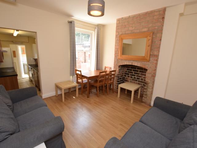 Room for rent in Elmfield, Leicestershire