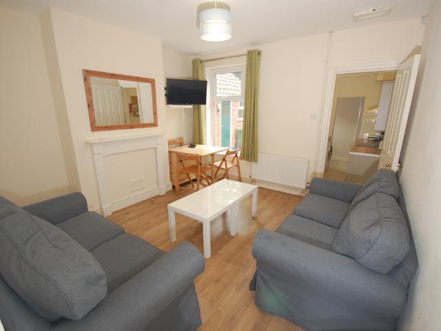 Room for rent in Elmfield, Leicestershire