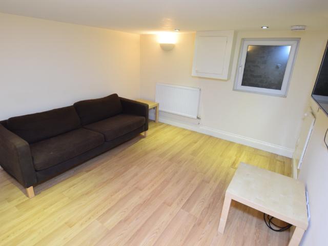 Room for rent in Elmfield, Leicestershire