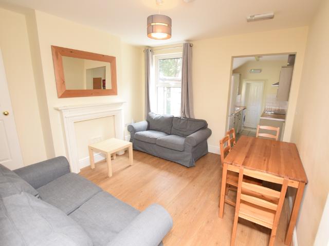 Room for rent in Elmfield, Leicestershire