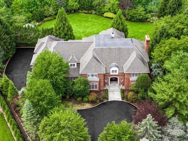 House for sale in Livingston, New Jersey