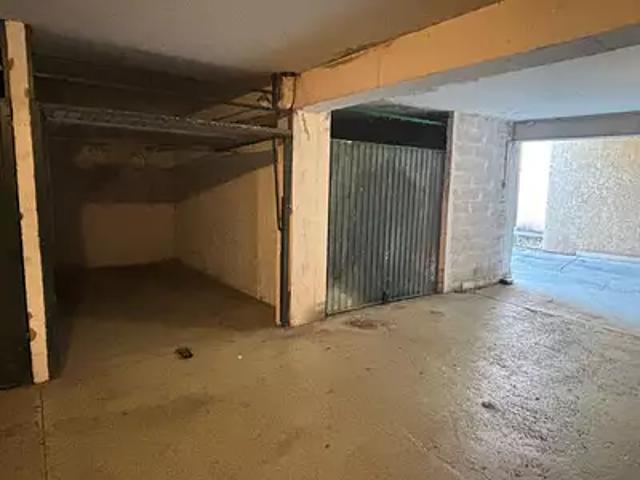 Garage vente à Grasse, Alpes-Maritimes