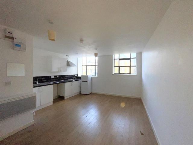 Studio for rent in West Yorkshire