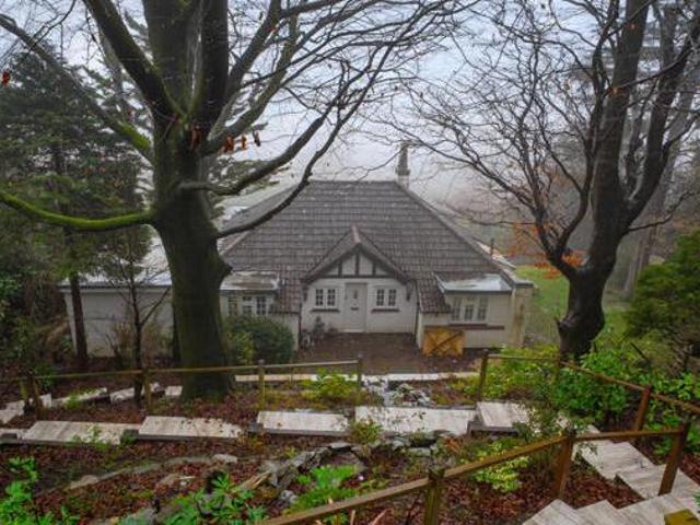 House for sale in Hillview, Surrey