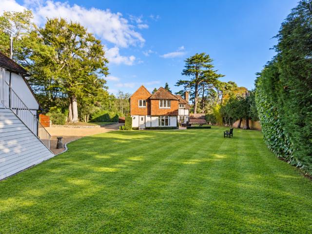 House for rent in Gomshall, Guildford