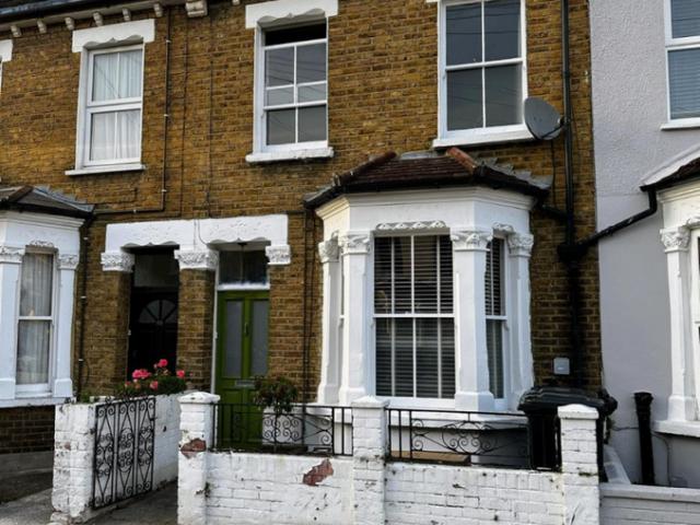 House for rent in Summerstown, Greater London