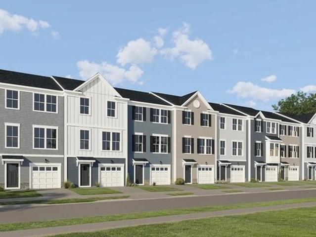 Townhouse for sale in Falling Waters, West Virginia