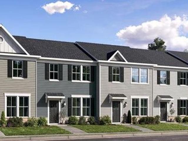 Townhouse for sale in Falling Waters, West Virginia