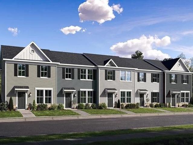 Townhouse for sale in Falling Waters, West Virginia