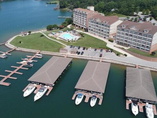 Condo for sale in Huddleston