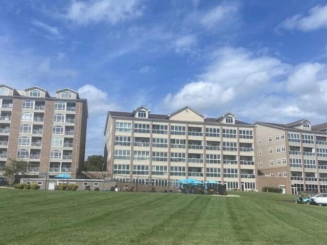 Condo for sale in Huddleston
