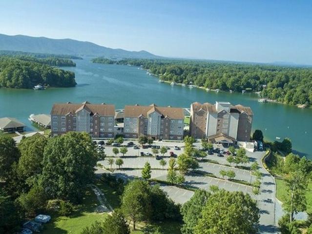 Condo for sale in Huddleston