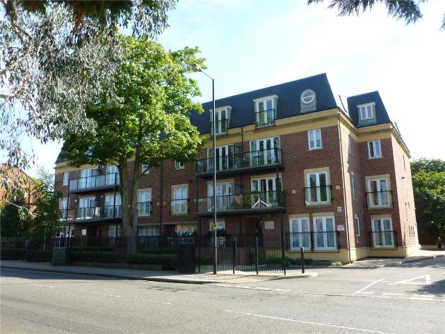 Apartment for rent in Pinner, Greater London