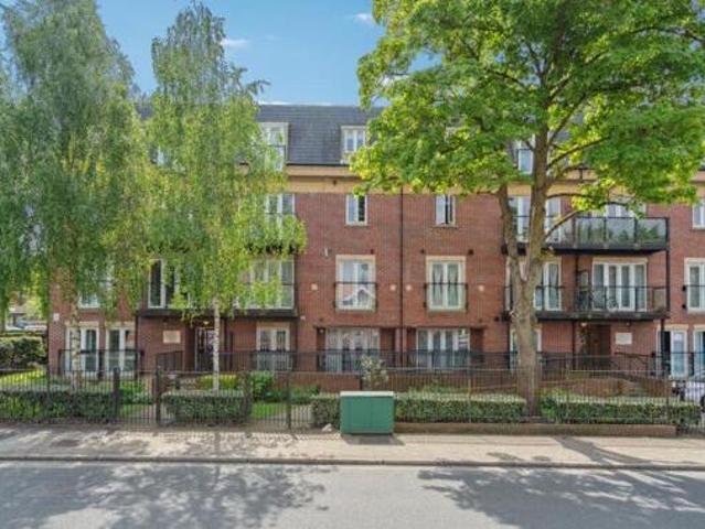 House for sale in Greater London