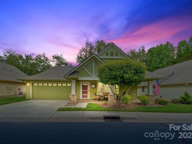 Condo for sale in Hendersonville, North Carolina