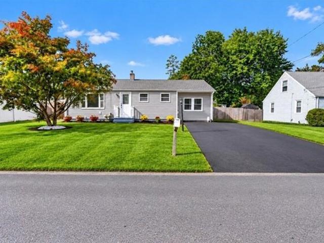 House for sale in Warwick, Kent County