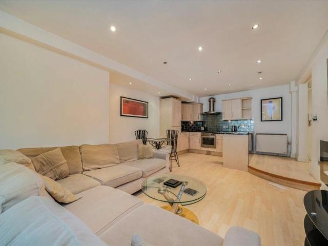 Apartment for rent in King's Cross, Cat Hill