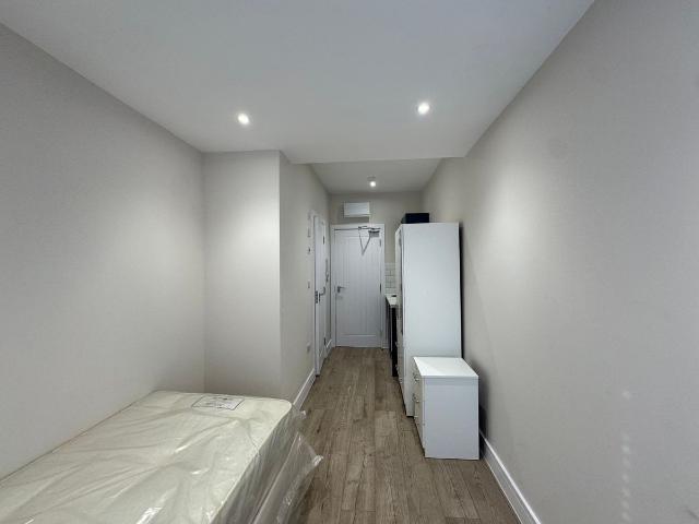 Studio for rent in London Borough of Lambeth, Greater London