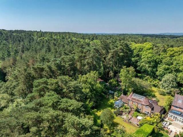 House for sale in Fole, Surrey
