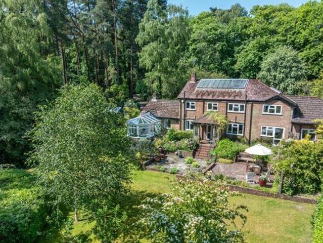 House for sale in Fole, Surrey