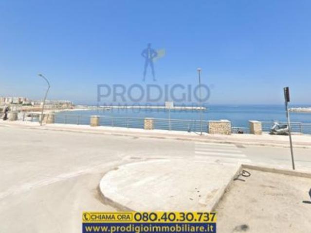 Locale Commerciale in vendita a Puglia, Barletta-andria-trani